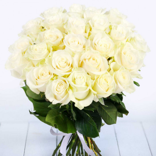 Ziedu pušķis Baltas rozes 40 cm (25 rozes)