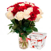Красные и белые розы 50 см с Рафаелло